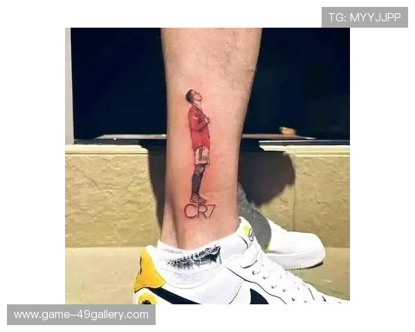 身披全身纹身的足球巨星展现独特个性与赛场魅力 身披全身纹身的足球巨星展现独特个性与赛场魅力